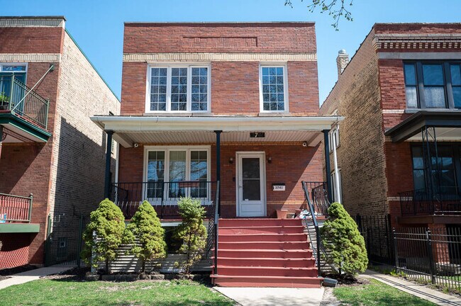 Photo - 3741 N St Louis Ave Casa