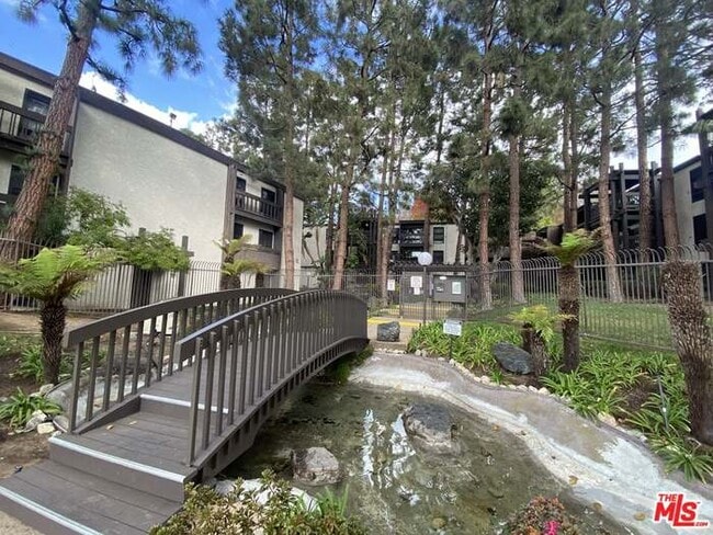 Photo - 8650 Gulana Ave Unidad F2099