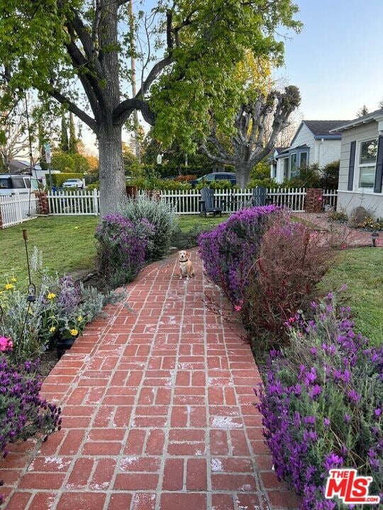 Photo - 5416 Morella Ave