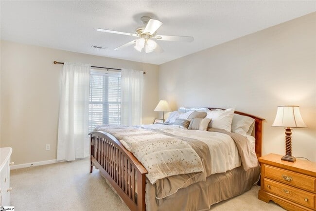 Photo - 213 Springfield Cir