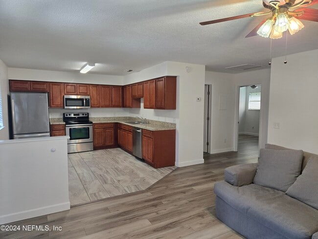 Photo - 1055 Stocks St