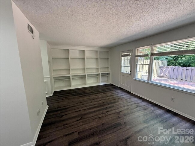 Photo - 4605 Hedgemore Dr