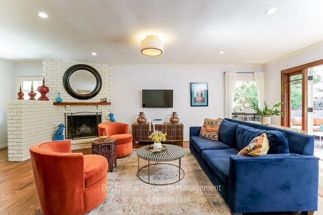 Photo - 360 Glenullen Dr