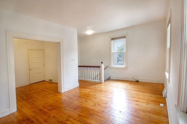 Building Photo - 426 Biddle Ave Unit 2