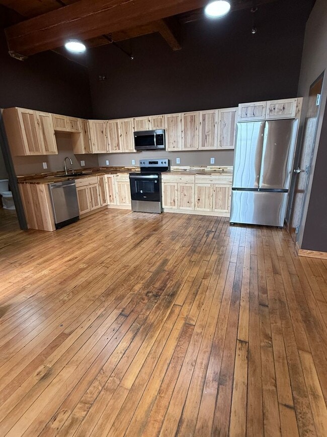Building Photo - 70 Webster St Unit 307