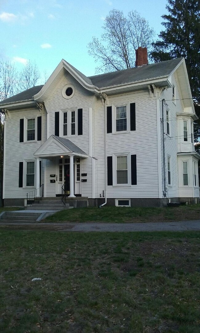 1 bedroom in Victorian - 167 Pleasant St Unit 1