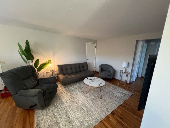 Photo - 2201 Catalpa Rd Unidad Apt D