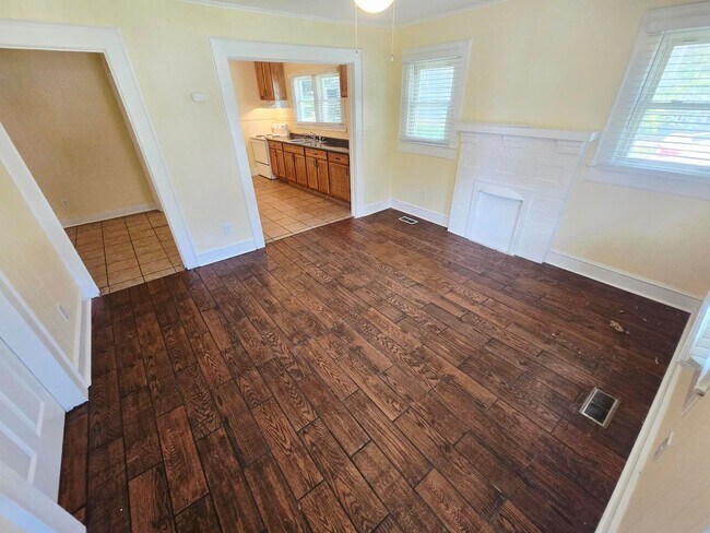 506 Lakeside Ave