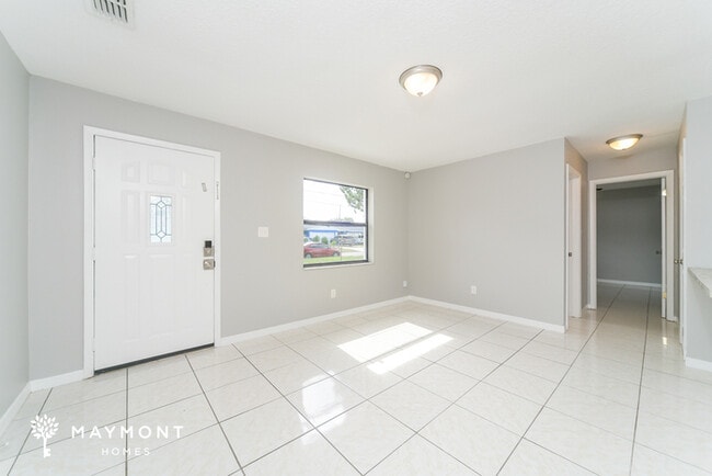 Photo - 1737 Hinckley Rd