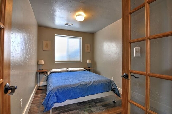 Photo - 3018 Market Way