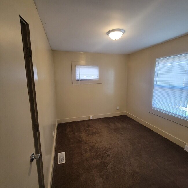 Photo - NEAR CHRISTIAN PARK 3BR/1BA HOUSE!