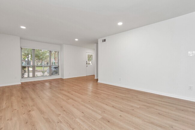 Photo - 1365 Country Pl Dr