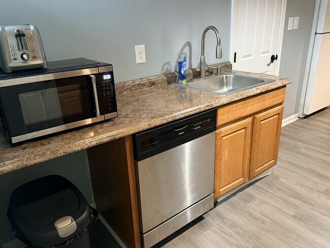 Photo - 10 Lawrence Rd Unidad 00