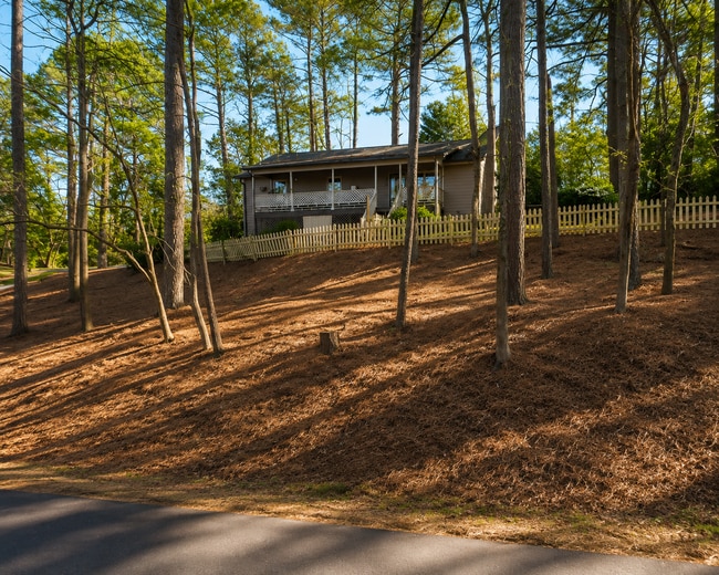 Photo - 3210 Glasco Dr Unidad Quiet, Comfy, & Charming