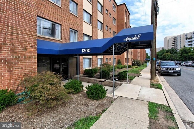 Building Photo - 1300 S Arlington Ridge Rd Unit 315 Rental