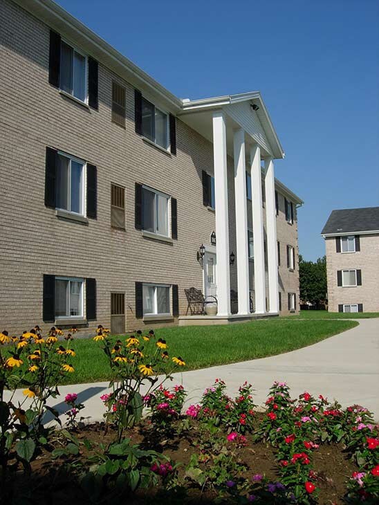 Woodview Commons Apartments