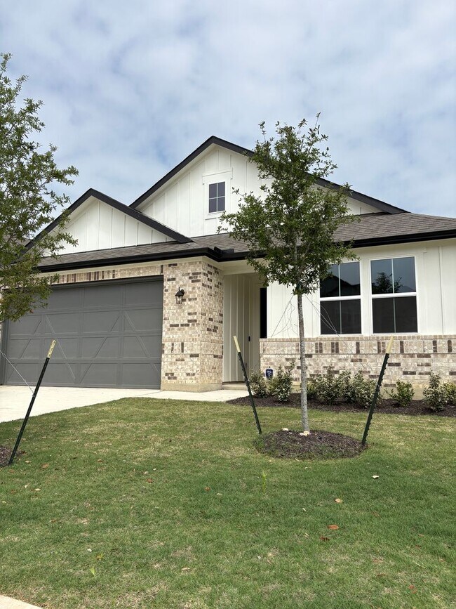 Brand New & Elegantly Designed Manor - Brand New & Elegantly Designed Manor Casa