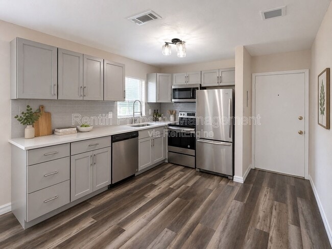 Photo - 8093 Country Rd Unit 204