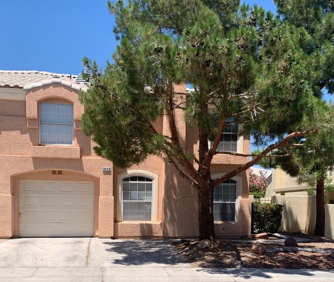 Beautiful 3 Bedroom Townhome in a Gated Co... - Beautiful 3 Bedroom Townhome in a Gated Co...