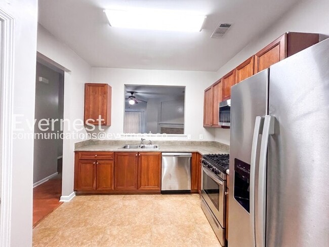 585 McWilliams Rd SE