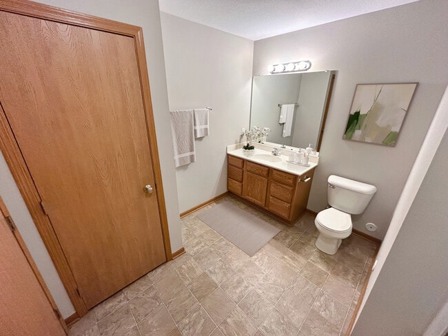 Photo - Tiverton Court Apartments