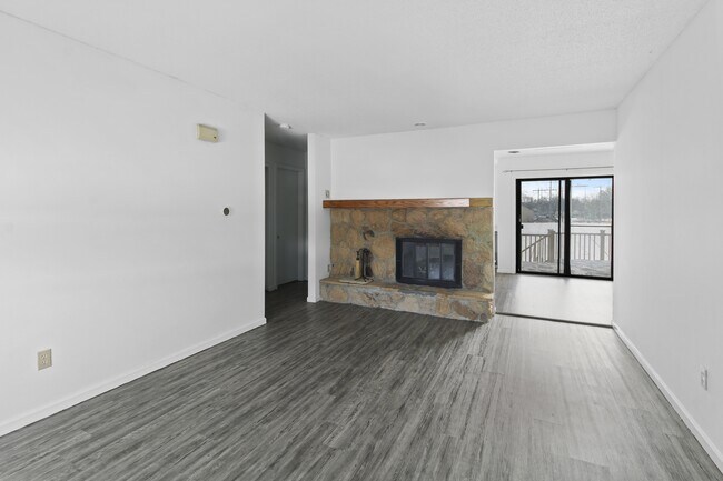 Photo - 1305 Christopher Cir