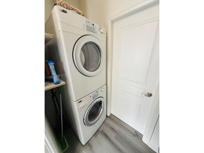 Photo - 7012-194B 194b St