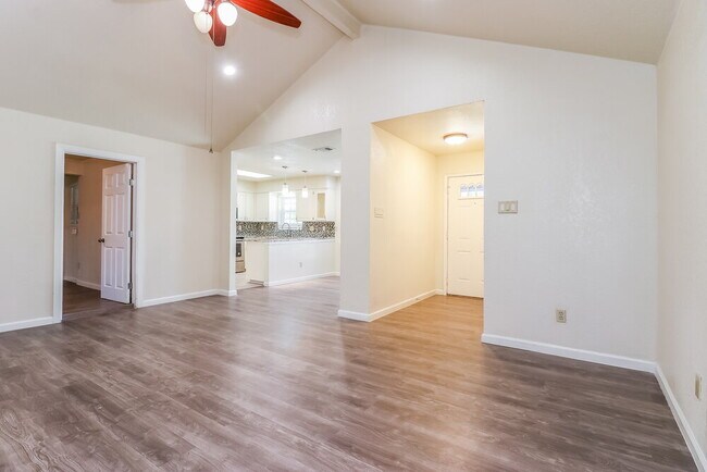 Photo - 1124 W Hills Terrace