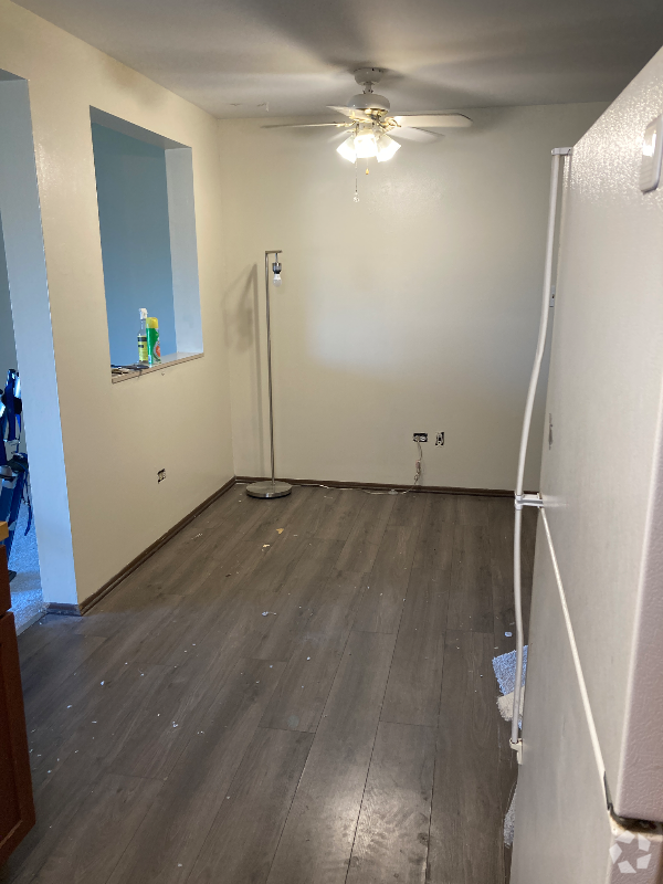 Building Photo - 8700 S 81st Ave Unit 1N Rental