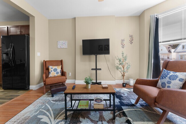 Photo - 172 Wilkinson Ave Unit 2