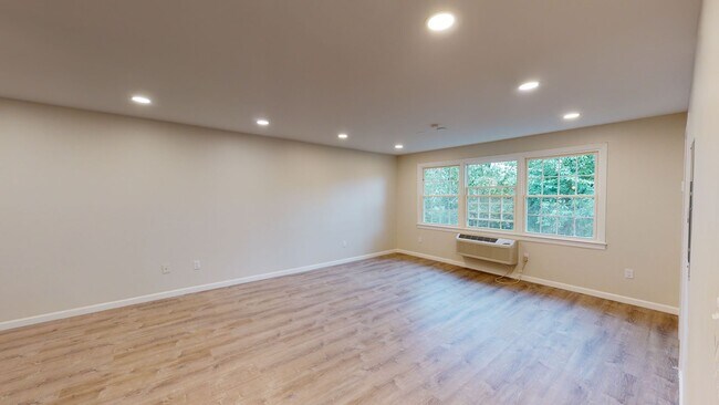 Photo - 595 Central Ave