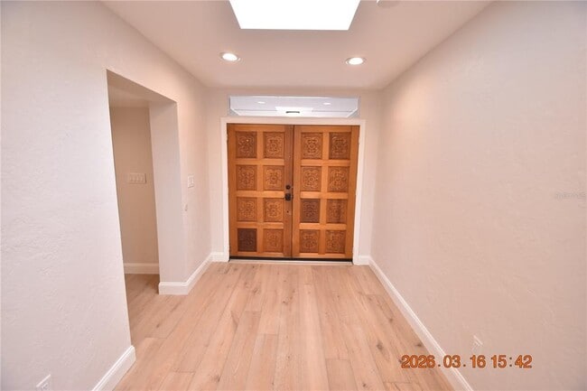 Photo - 571 Luzon Ave