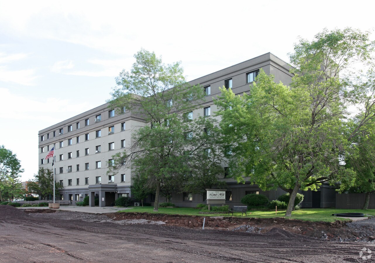 Photo - Lund Hill Apartments