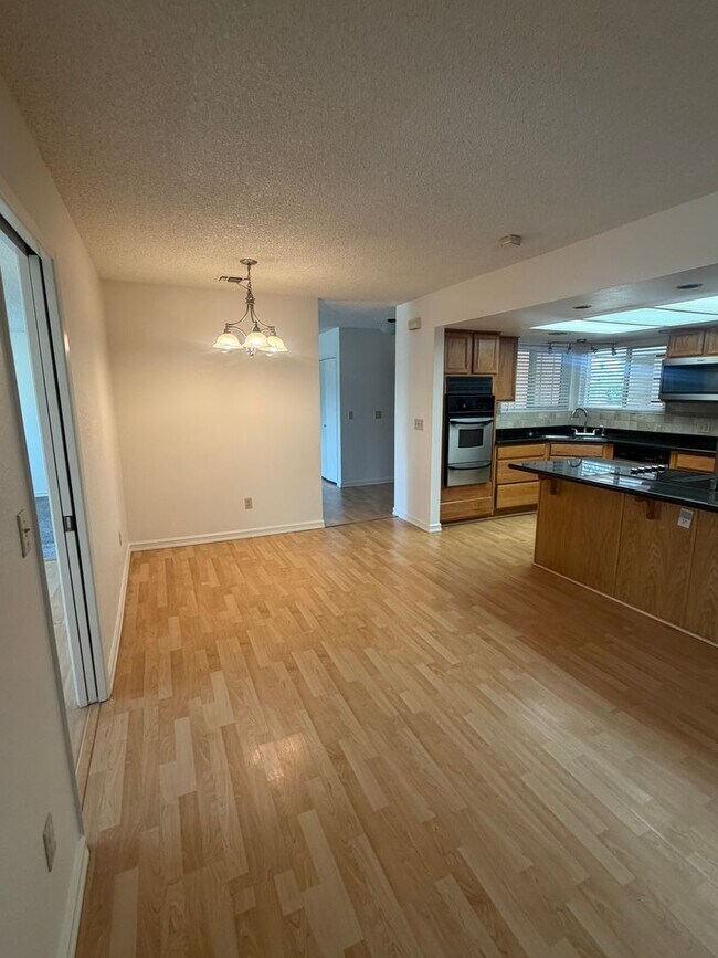 Photo - Charming 3 bedroom 2 bathroom home located in Hanford