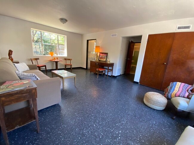 Photo - 1007 Park Ave