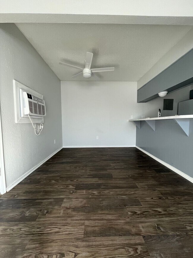 4005 NW Ozmun Ave Unidad 4005-B9