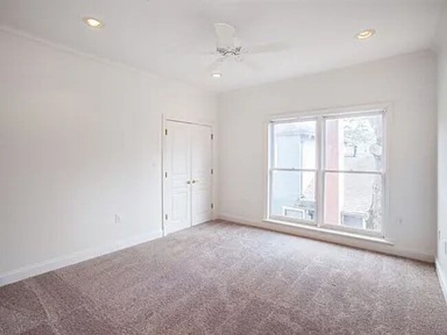 Photo - 105 Broadfoot Cir