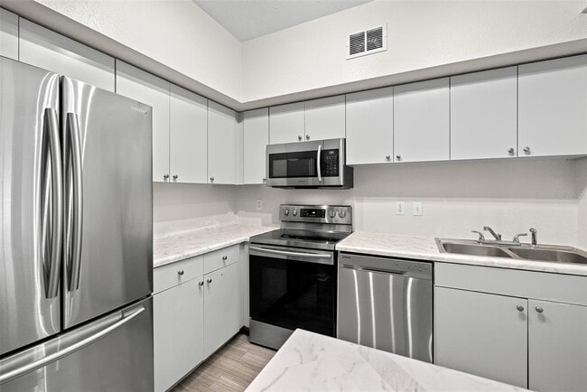 Photo - 2402 W Azeele St Unit 431