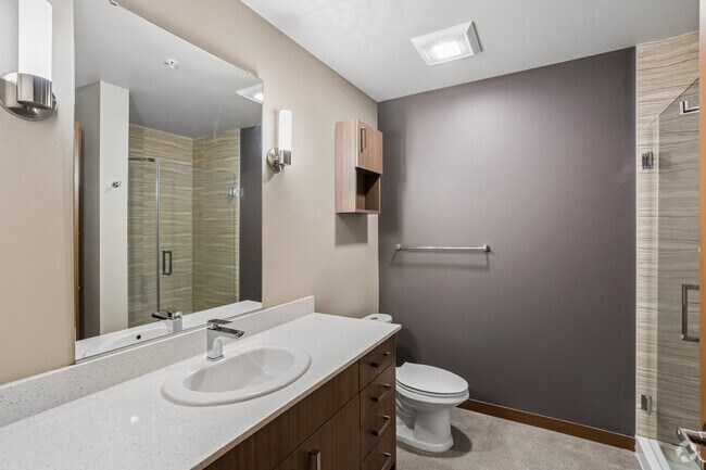 1BR, 1BA - 612SF - Bathroom