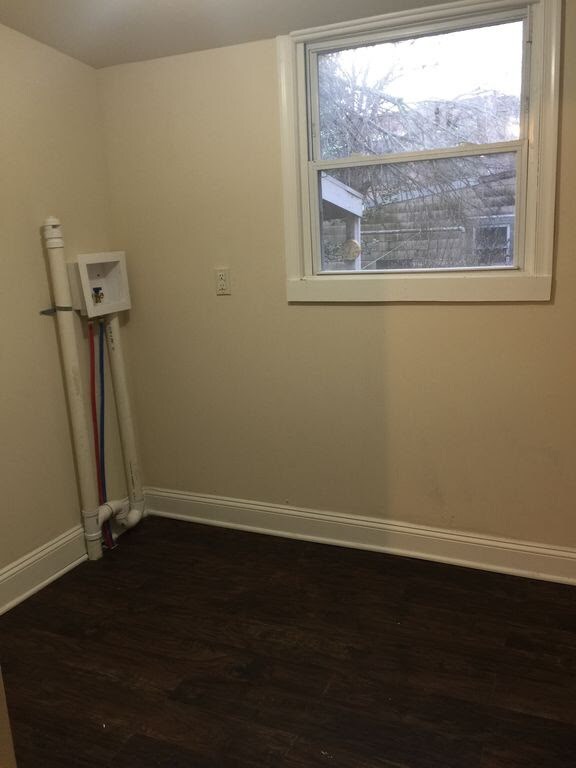 Photo - Great Home! New Kitchen with Granite Counters! Large Living Room!