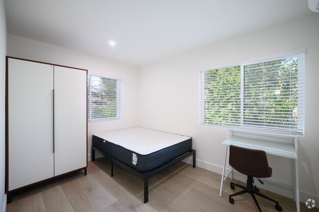 5BR, 2BA - 1000SF - Bedroom