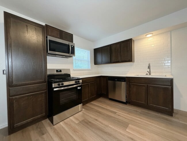 Photo - 1108 Park Dr