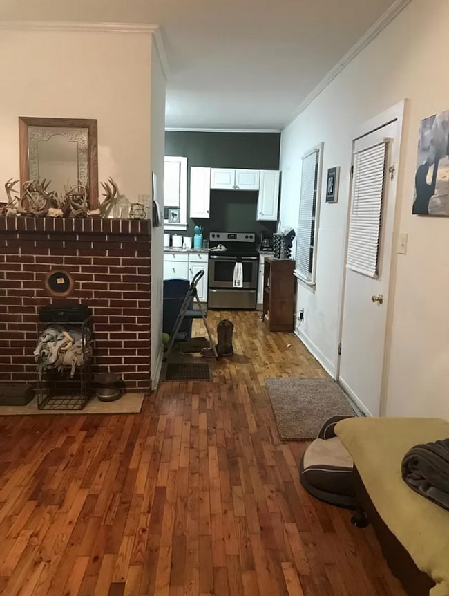 Photo - Adorable 3b/1b on Whitehall Road