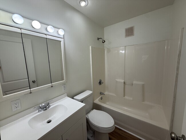 Photo - 1302 Highland Ave