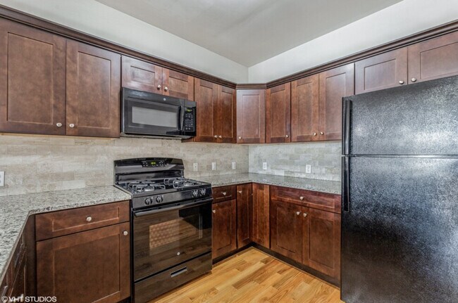 Kitchen - 134 Franklin Ave