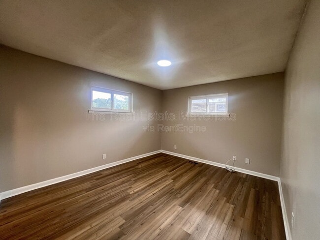 Photo - 4706 Midland Pike