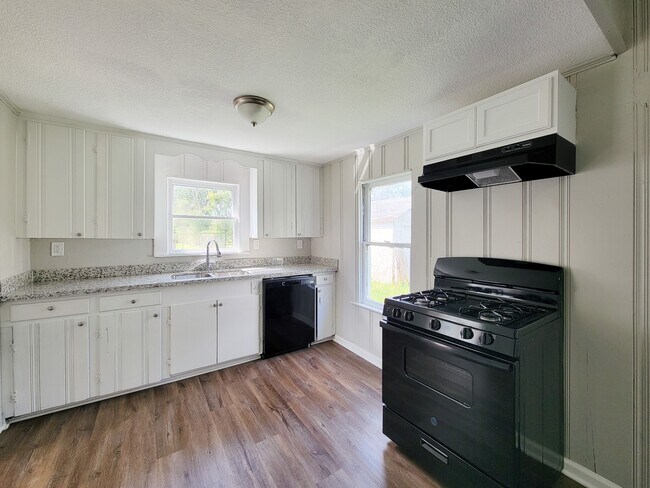 605 N Avenue A
