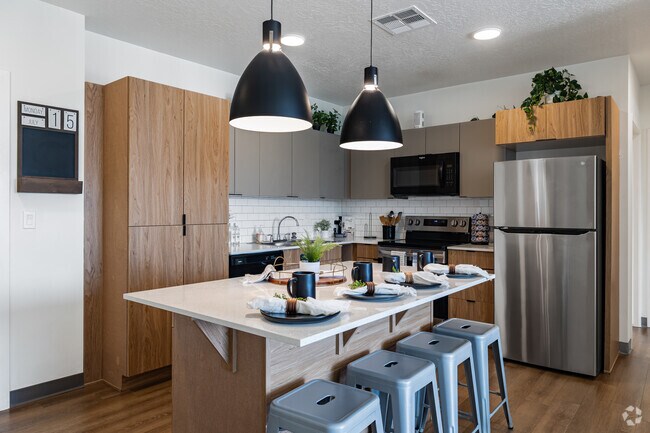 4BR, 4BA - 1,267SF - Dining Room/Kitchen
