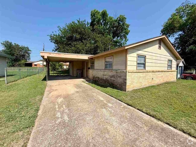 Building Photo - 1635 Sumner Terrace Rental