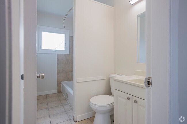 2BR, 1BA - 904SF - Trevella Townhomes